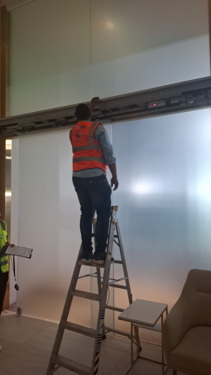 زجاج سكريت الرياض